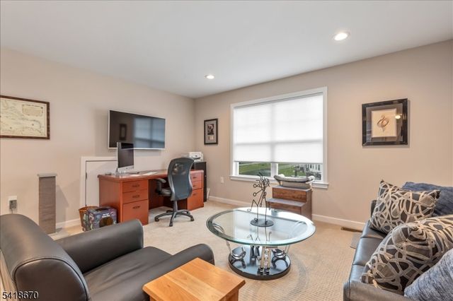 18 Norton Rd, Hillsborough Twp., NJ 08844
