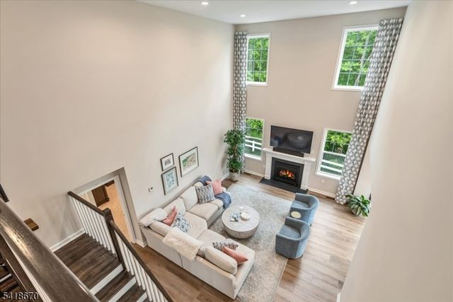 18 Norton Rd, Hillsborough Twp., NJ 08844