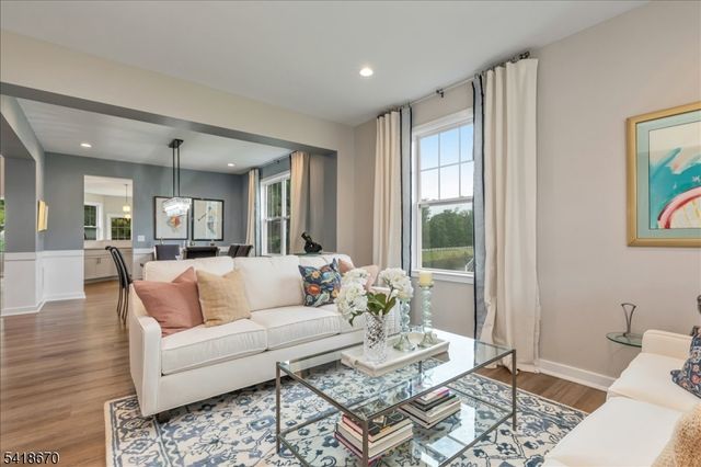 18 Norton Rd, Hillsborough Twp., NJ 08844