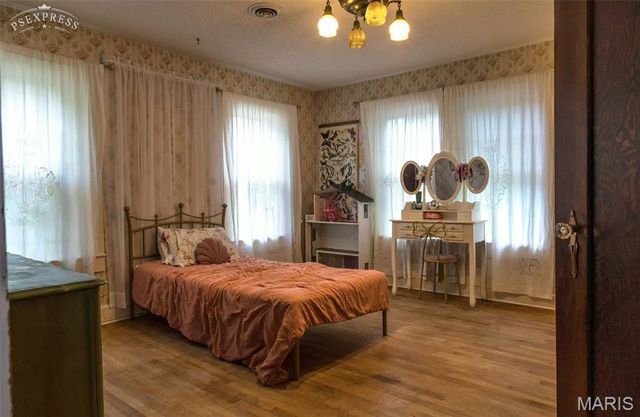 604 Park Avenue, Sikeston, MO 63801