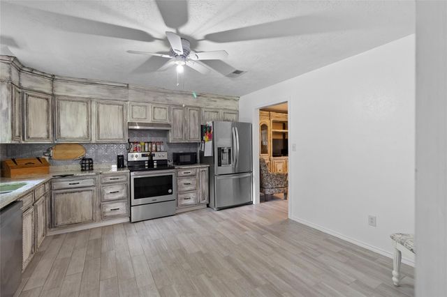 150 Devin Road, Cleveland, TX 77328