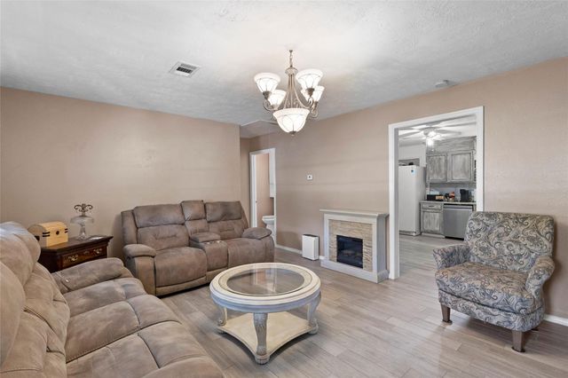 150 Devin Road, Cleveland, TX 77328