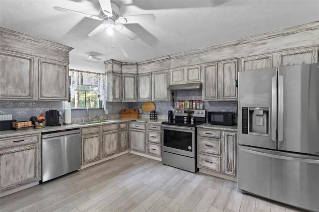 150 Devin Road, Cleveland, TX 77328