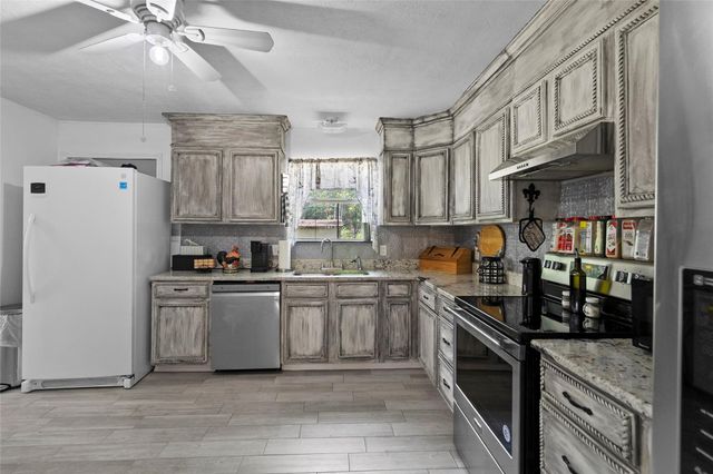 150 Devin Road, Cleveland, TX 77328