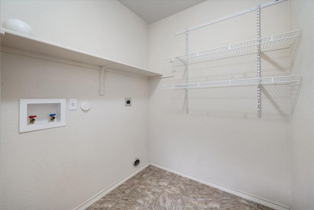 211 Tolcarne DR, Hutto, TX 78634