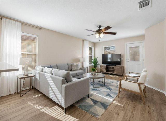 211 Tolcarne DR, Hutto, TX 78634