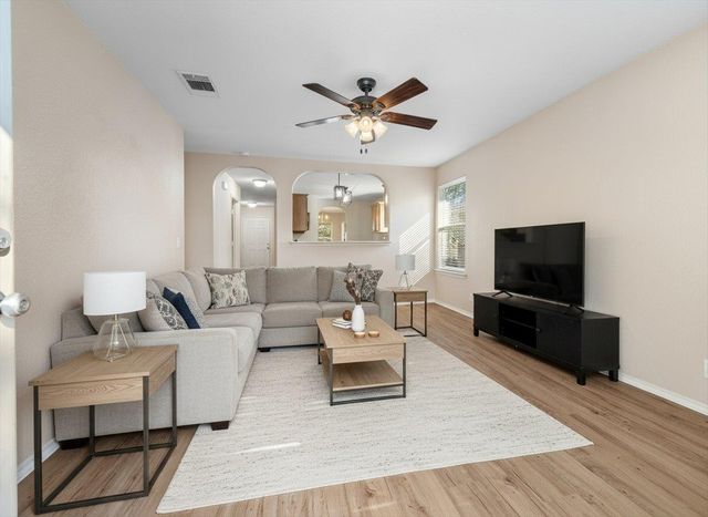 211 Tolcarne DR, Hutto, TX 78634