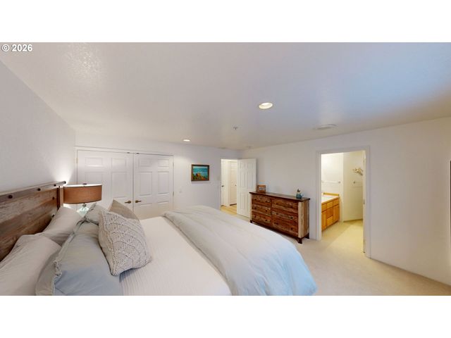 1307 MOORE St 803, Brookings, OR 97415
