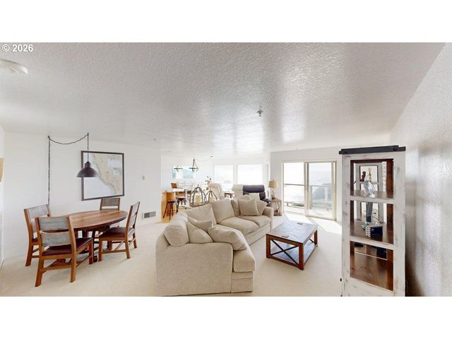 1307 MOORE St 803, Brookings, OR 97415