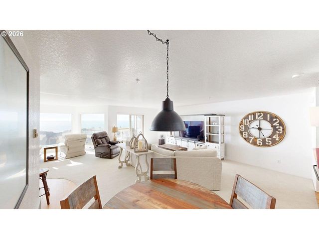 1307 MOORE St 803, Brookings, OR 97415