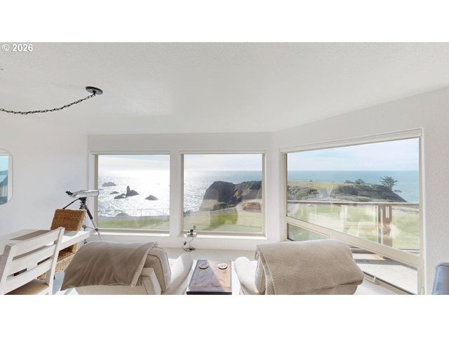 1307 MOORE St 803, Brookings, OR 97415