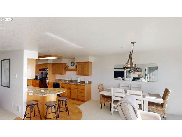1307 MOORE St 803, Brookings, OR 97415