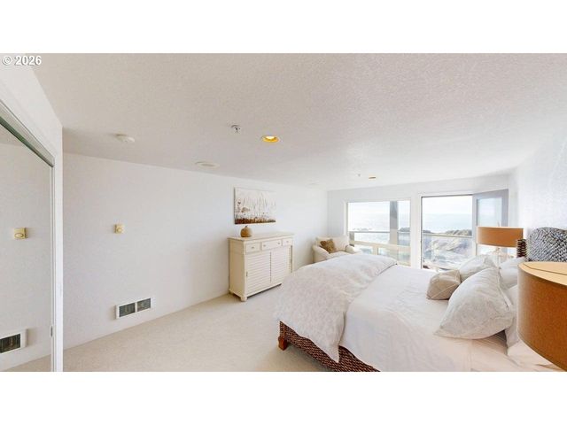 1307 MOORE St 803, Brookings, OR 97415