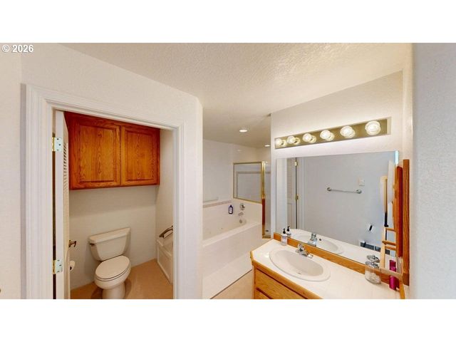 1307 MOORE St 803, Brookings, OR 97415