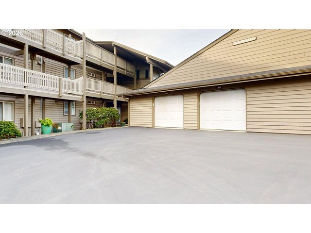 1307 MOORE St 803, Brookings, OR 97415