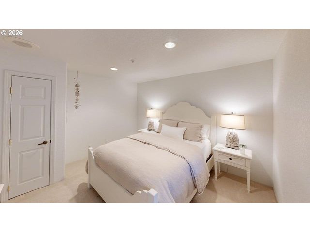 1307 MOORE St 803, Brookings, OR 97415