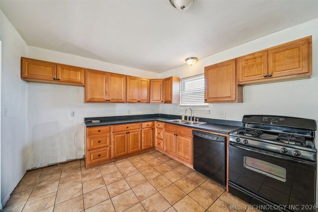 207 N Elgin Avenue, Sperry, OK 74073