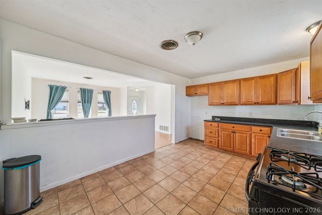 207 N Elgin Avenue, Sperry, OK 74073