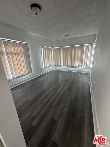 3925 S Normandie Avenue, Los Angeles, CA 90037