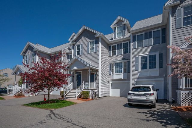 17 Georgetown Drive, Nashua, NH 03062