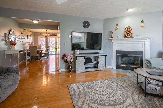 17 Georgetown Drive, Nashua, NH 03062