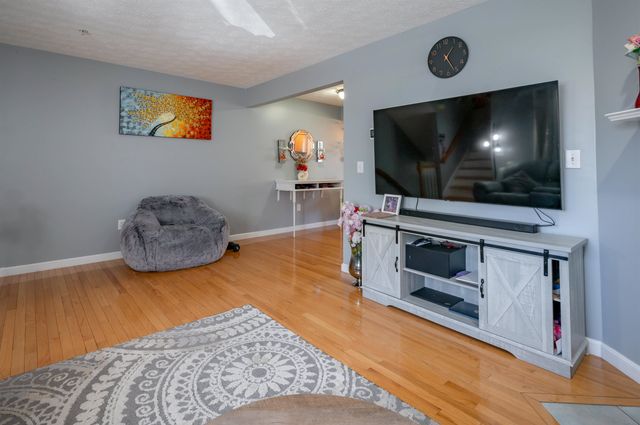17 Georgetown Drive, Nashua, NH 03062