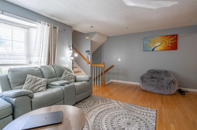 17 Georgetown Drive, Nashua, NH 03062