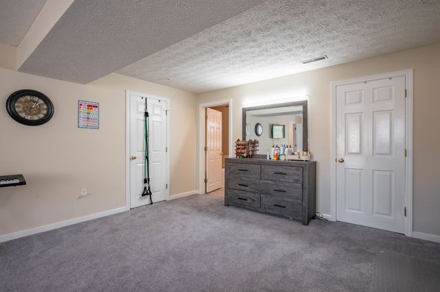17 Georgetown Drive, Nashua, NH 03062