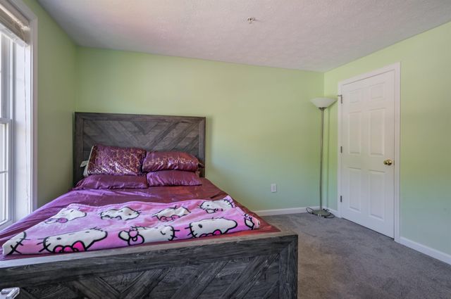 17 Georgetown Drive, Nashua, NH 03062