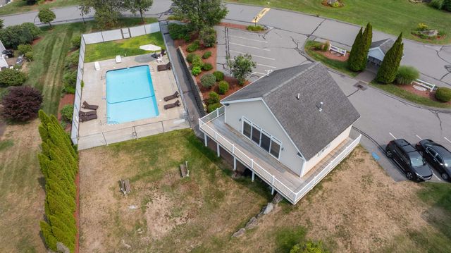 17 Georgetown Drive, Nashua, NH 03062