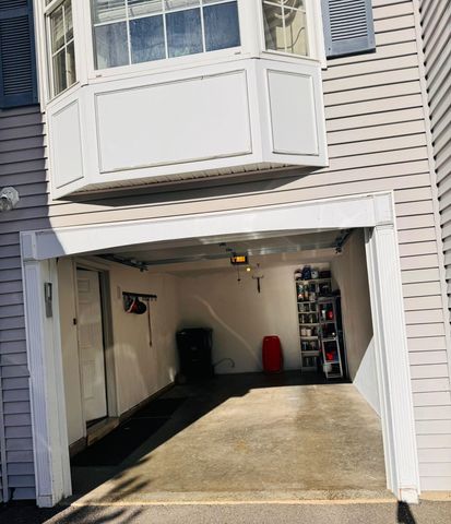 17 Georgetown Drive, Nashua, NH 03062