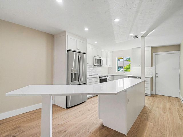 2779 WOODGATE LANE 33, Sarasota, FL 34231