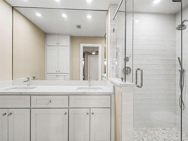 2779 WOODGATE LANE 33, Sarasota, FL 34231