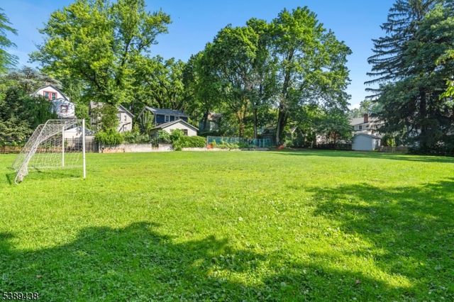 24 St. Lawrence Ave, Maplewood Twp., NJ 07040