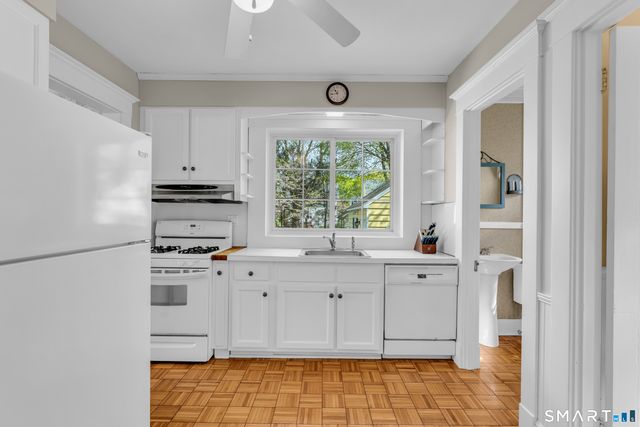 27 Ardmore Street, Hamden, CT 06517