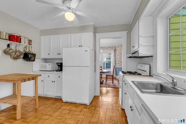 27 Ardmore Street, Hamden, CT 06517