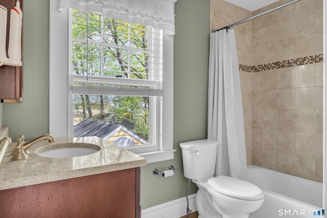 27 Ardmore Street, Hamden, CT 06517