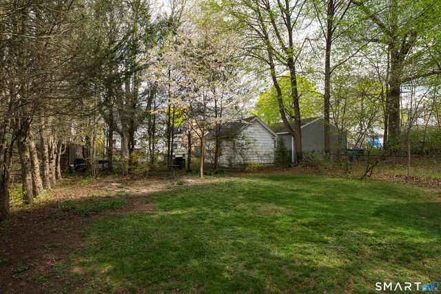 27 Ardmore Street, Hamden, CT 06517