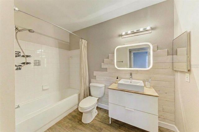 1195 VILLAGIO CIRCLE 101, Sarasota, FL 34237