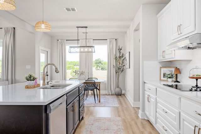 135 Lone Oak, Kerrville, TX 78028