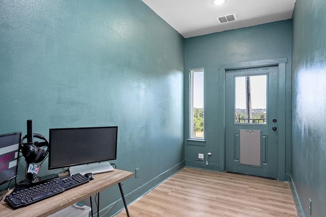 135 Lone Oak, Kerrville, TX 78028