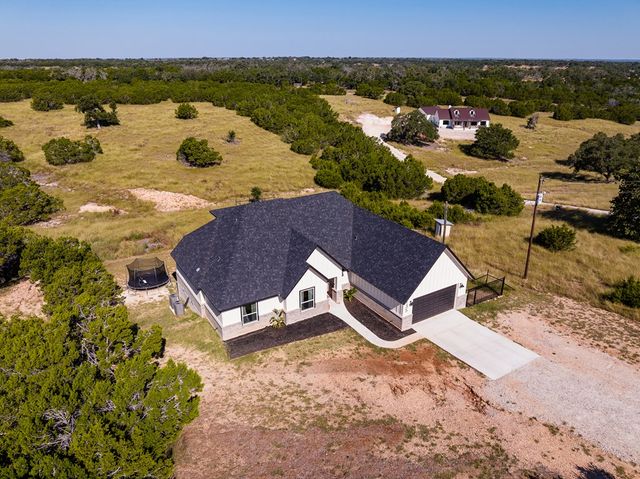 135 Lone Oak, Kerrville, TX 78028