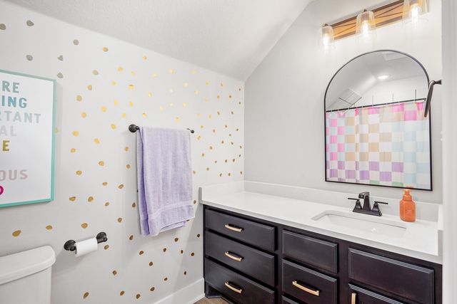 135 Lone Oak, Kerrville, TX 78028