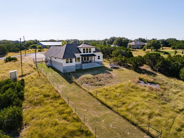 135 Lone Oak, Kerrville, TX 78028