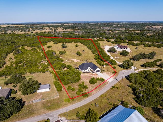 135 Lone Oak, Kerrville, TX 78028