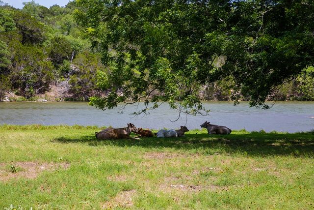 135 Lone Oak, Kerrville, TX 78028