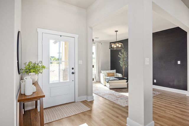 135 Lone Oak, Kerrville, TX 78028