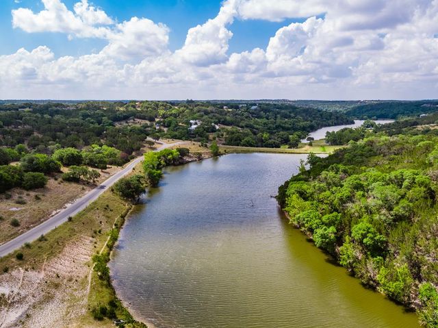 135 Lone Oak, Kerrville, TX 78028