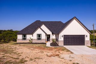 135 Lone Oak, Kerrville, TX 78028