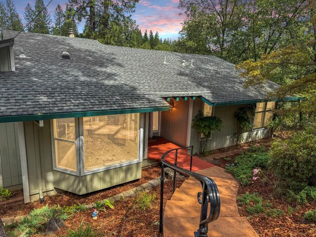 529 Greenwood Dr, Meadow Vista, CA 95722